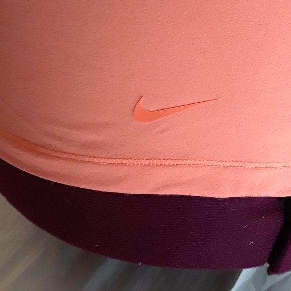 💛Nike Fitted Tanktop💛 - Picture 4 of 4